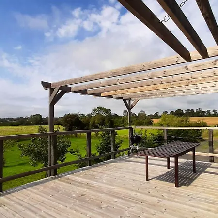 Spacieux A Saint-pierre-du-mont 200 M² Avec Jardin * Saint-Pierre-du-Mont (Calvados)