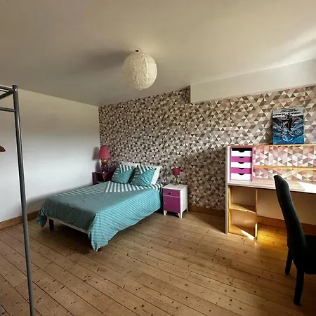 Spacieux A Saint-pierre-du-mont 200 M² Avec Jardin Lejlighed *