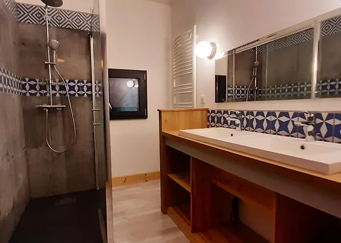 Apartamento Spacieux à Saint-pierre-du-mont 200 M² Avec Jardin *